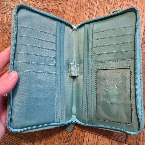 Thirty One Wallet - Picture 3 of 4